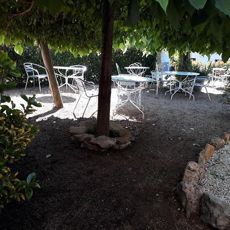 Le Merle Blanc Hotel Logis Digoin Exterior photo