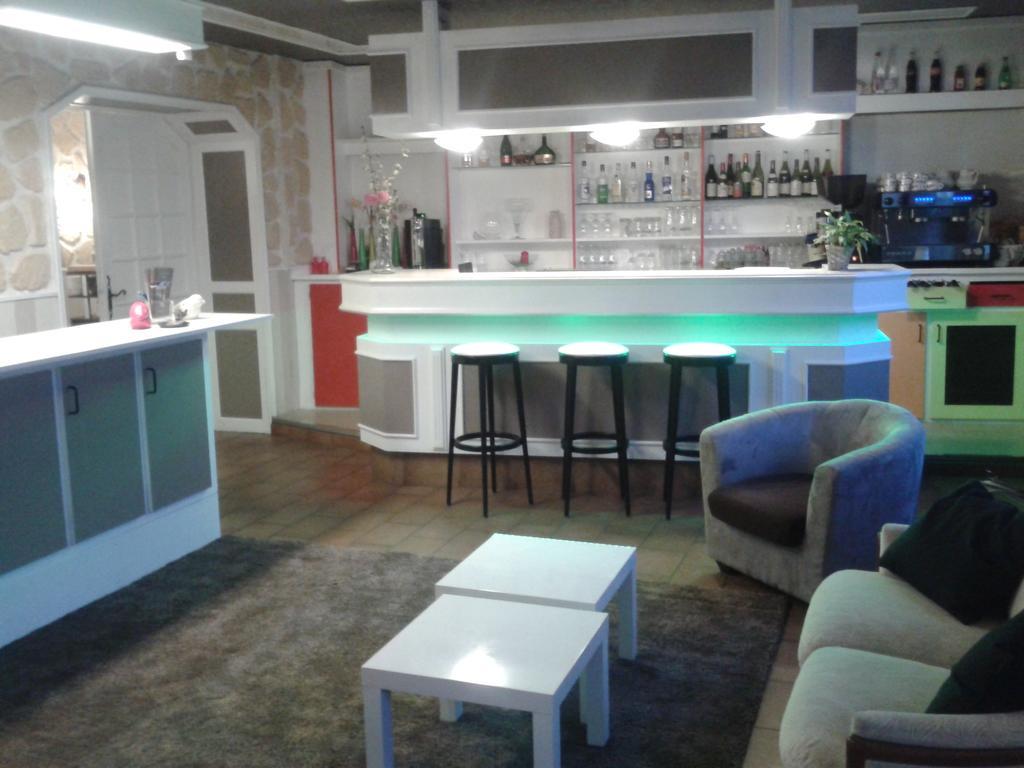 Le Merle Blanc Hotel Logis Digoin Exterior photo