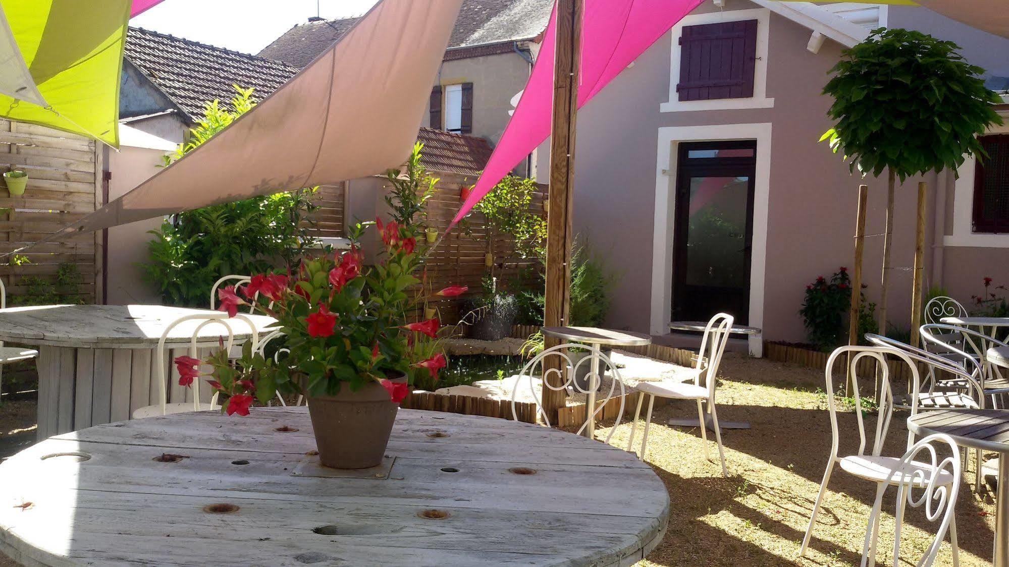 Le Merle Blanc Hotel Logis Digoin Exterior photo