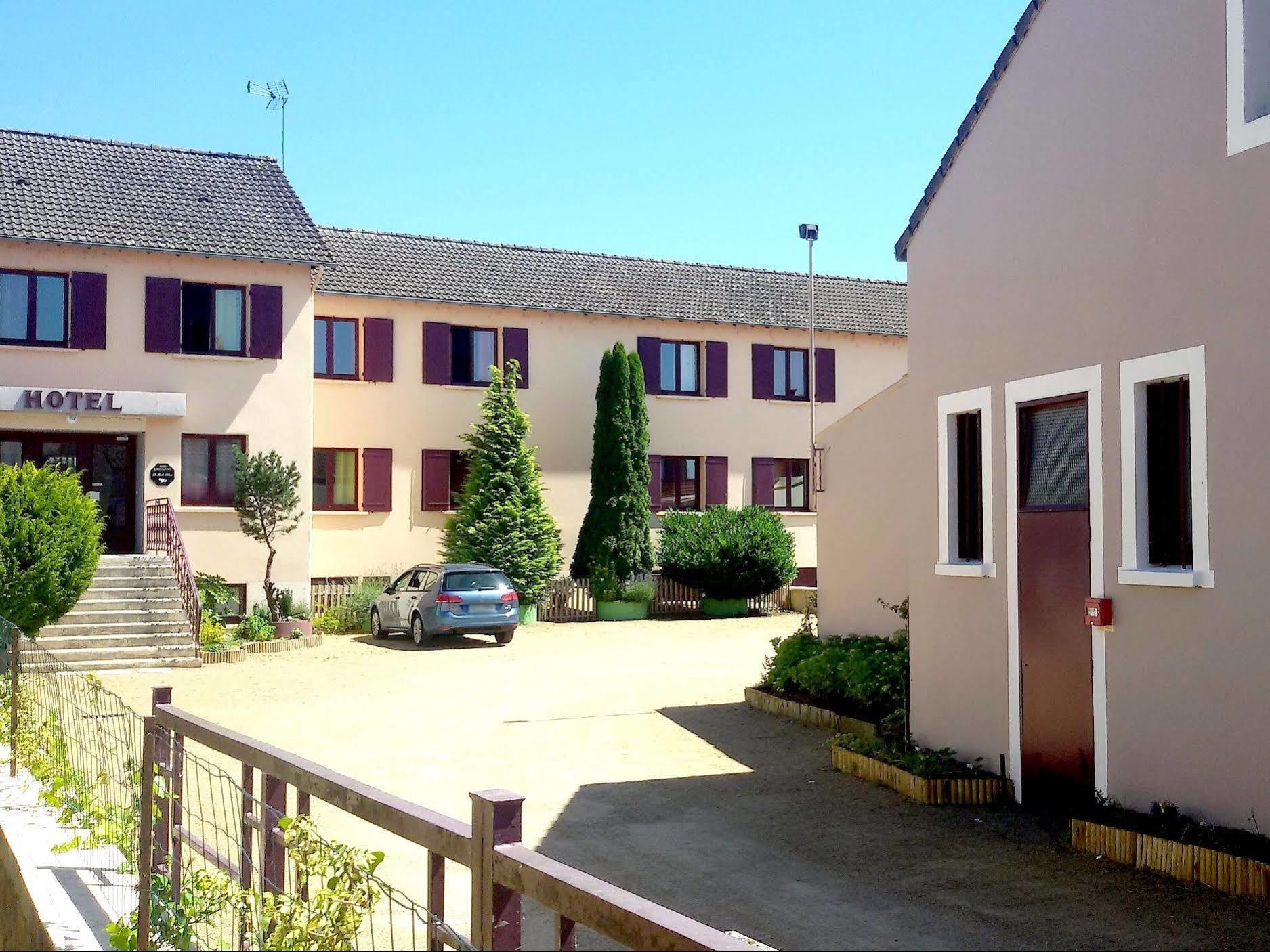 Le Merle Blanc Hotel Logis Digoin Exterior photo
